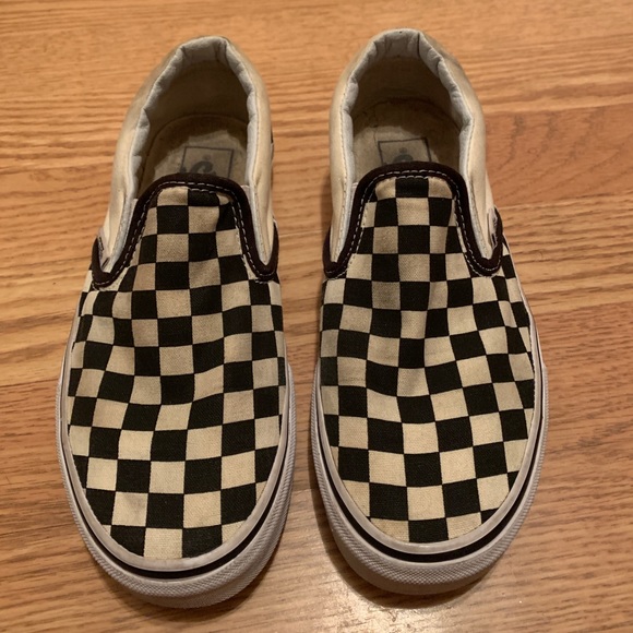 vans checkerboard slip on size 4.5